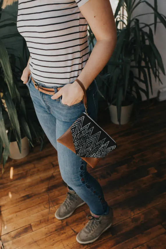 Casablanca Folded Clutch in Black