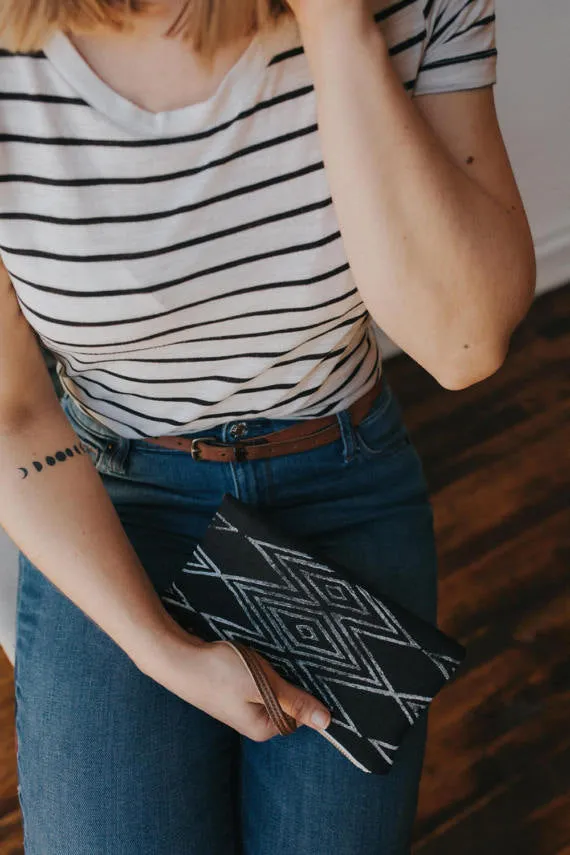 Casablanca Folded Clutch in Black