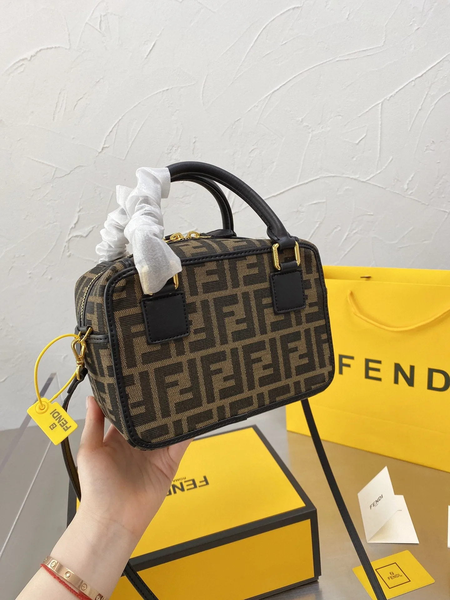 EN   Designer bags by Fendi 110