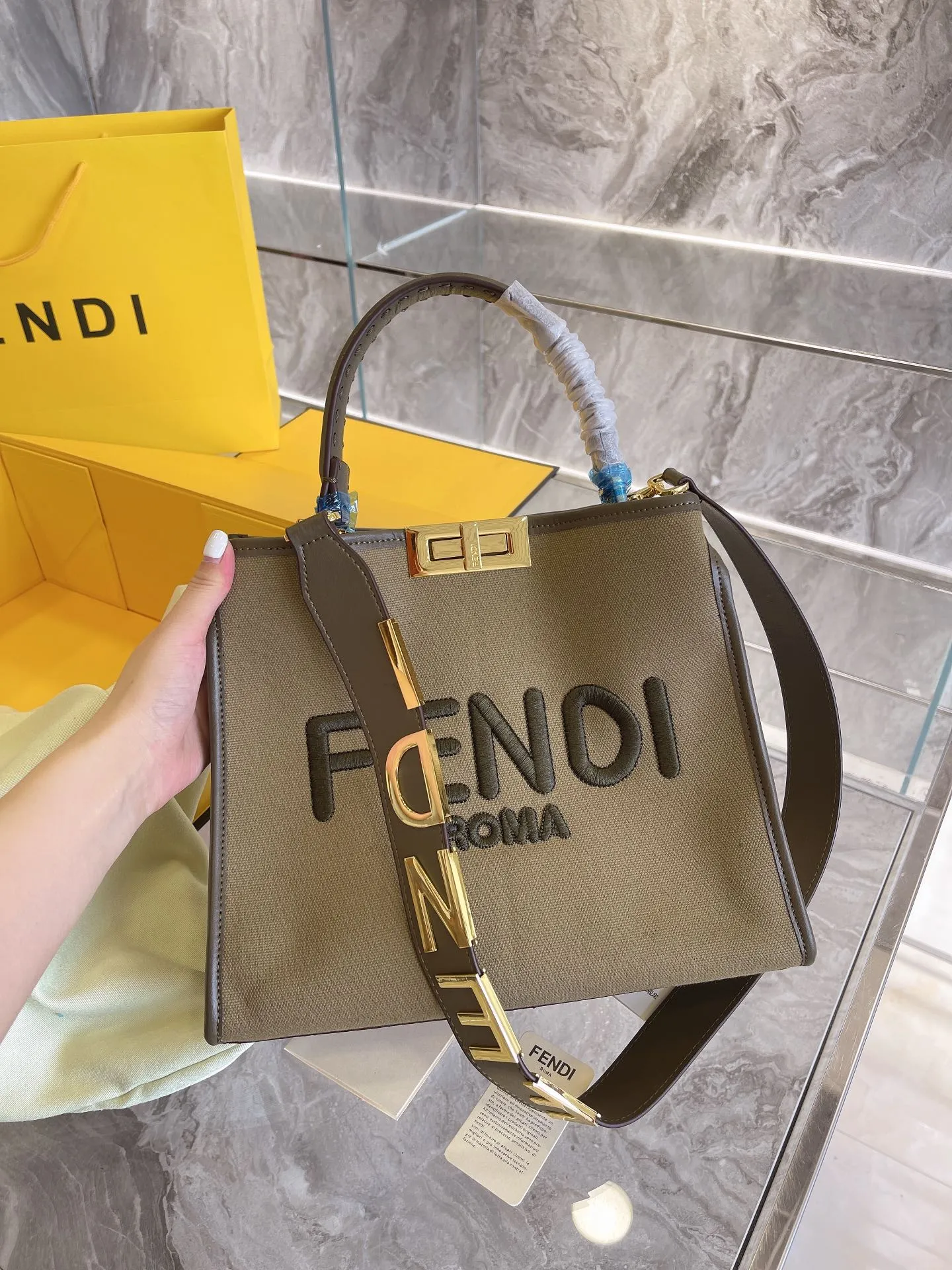 EN   Designer bags by Fendi 222