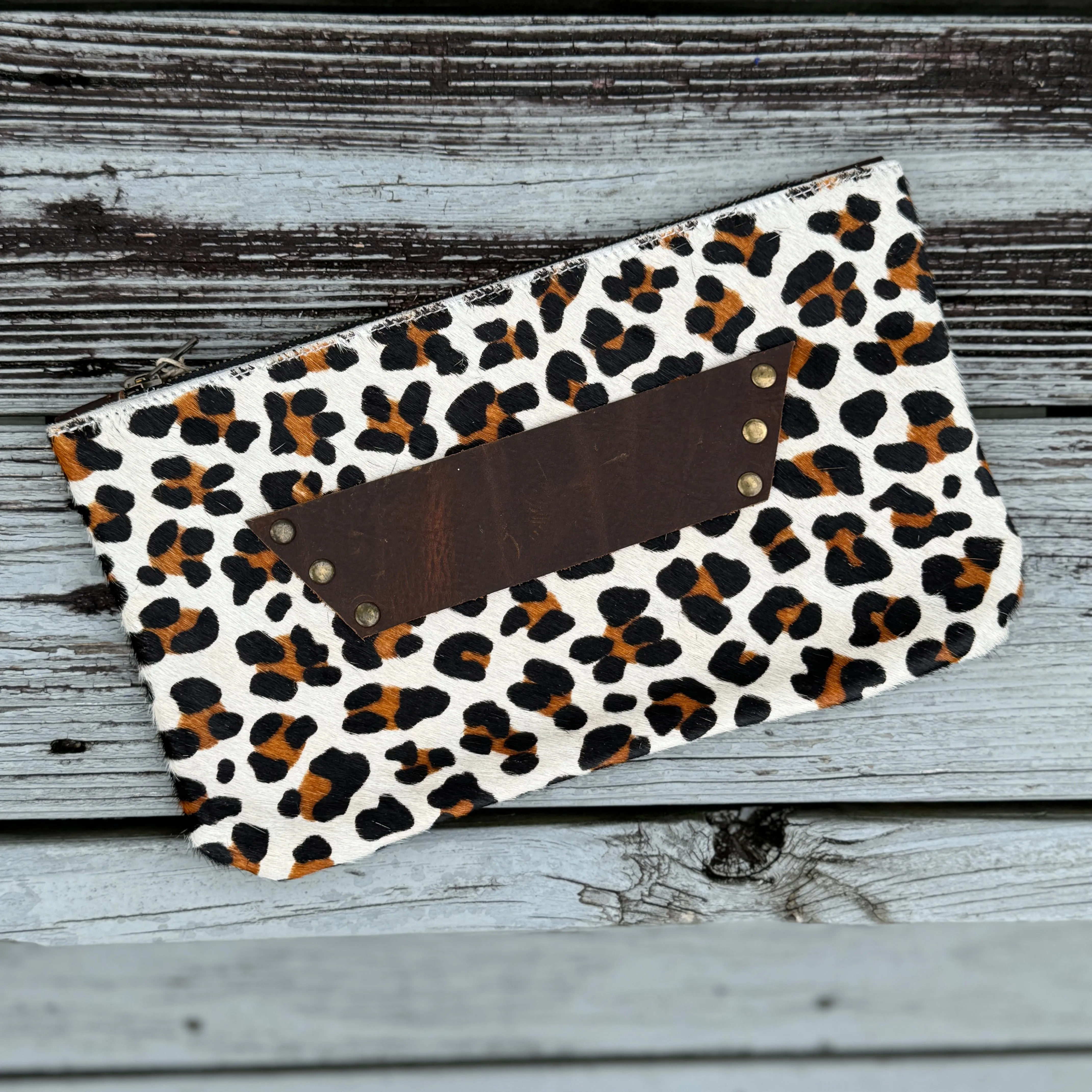 [raleigh leather] Clutch - Leopard Print   Caramel