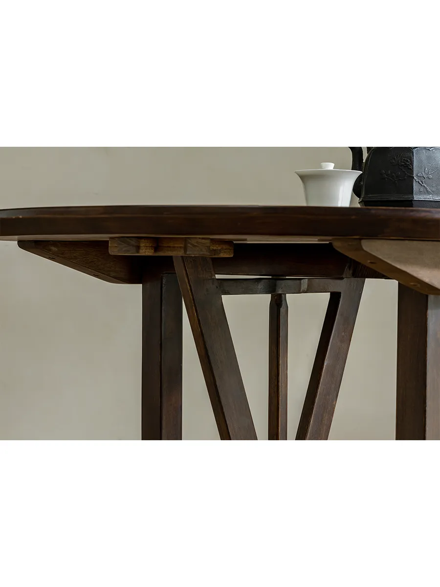 V-Leg Round Table